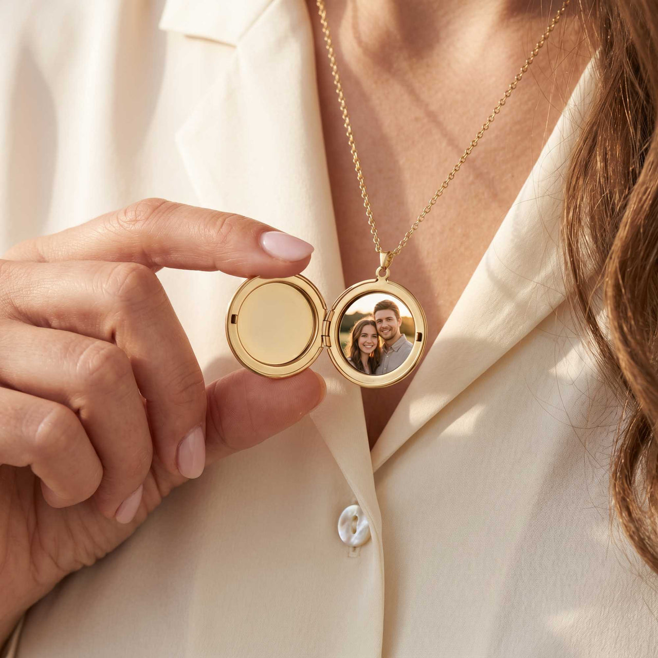 Round Photo Locket Necklace