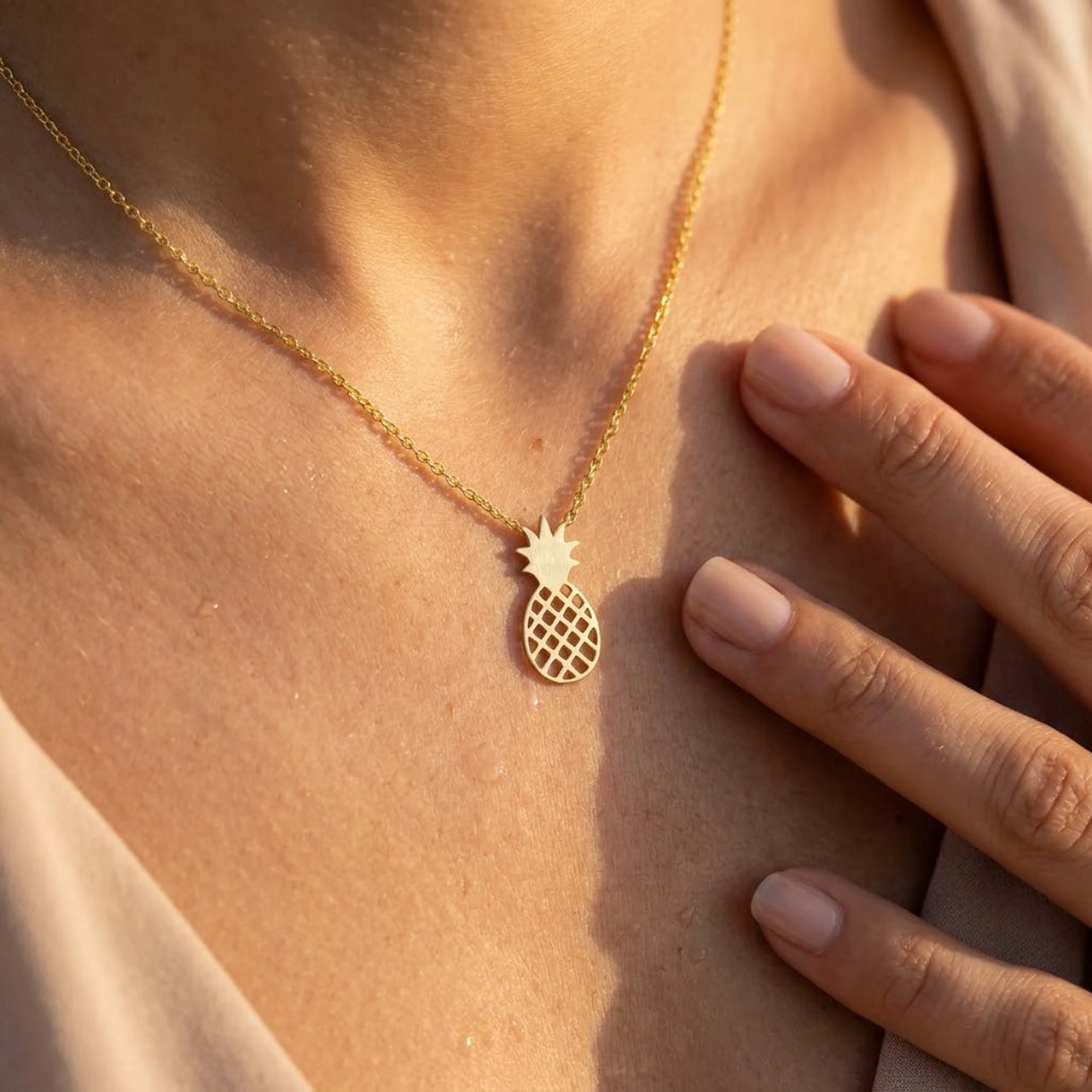Close-up of the gold necklace worn on the skin | SKU: 8050907-gold